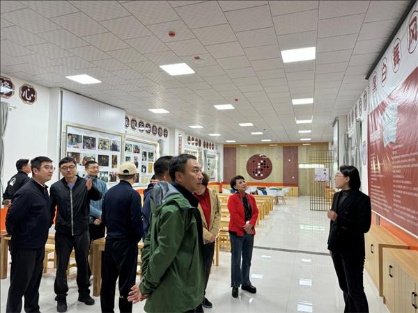 以棋連心 上海市體育局赴新疆喀什交流考察
