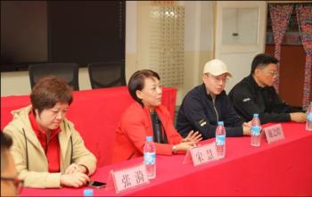 以棋連心 上海市體育局赴新疆喀什交流考察